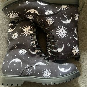 Hot Topic 4Mystic Sky Combat Boots Size 7 New